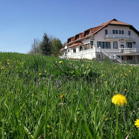 Kavana I Sobe Monika Hotel Grabrovnik Bagian luar foto