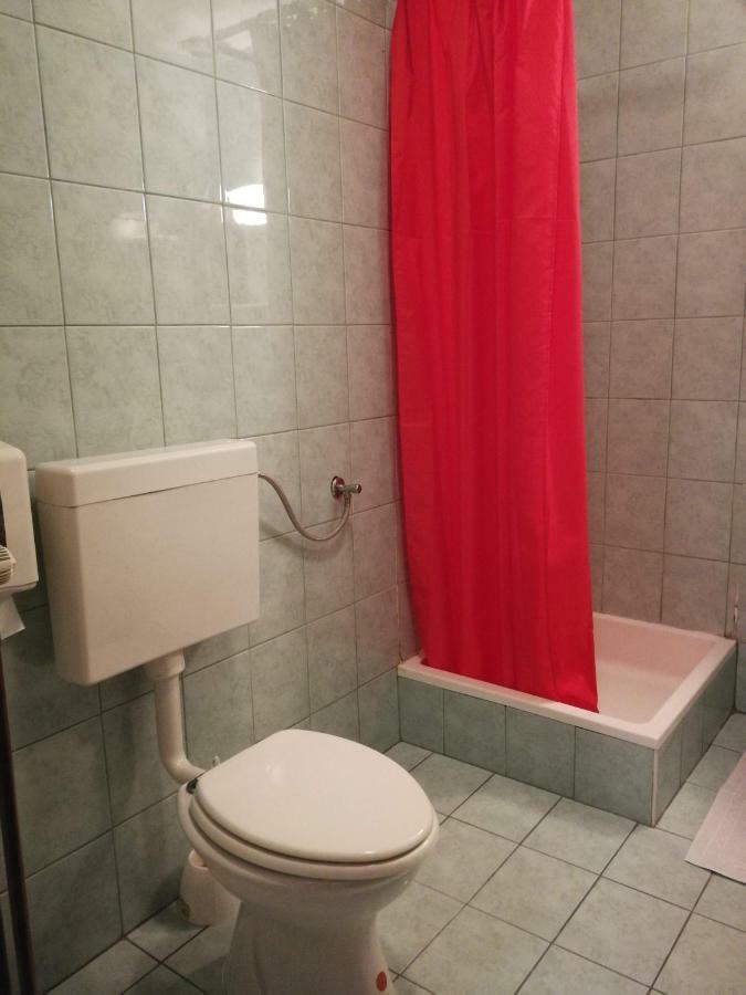 Kavana I Sobe Monika Hotel Grabrovnik Bagian luar foto