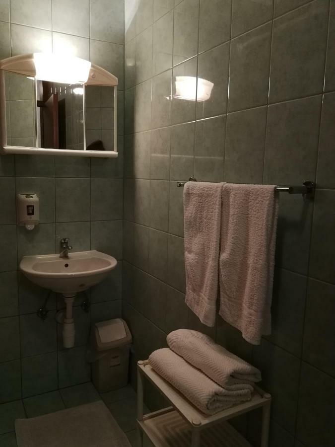 Kavana I Sobe Monika Hotel Grabrovnik Bagian luar foto