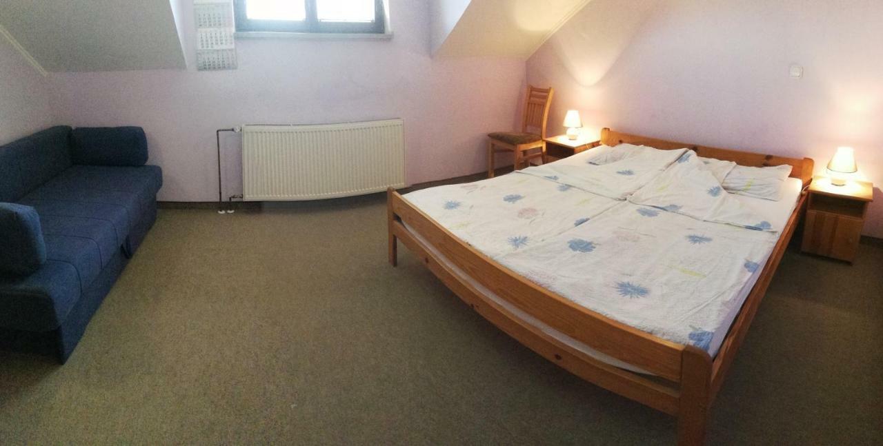 Kavana I Sobe Monika Hotel Grabrovnik Bagian luar foto
