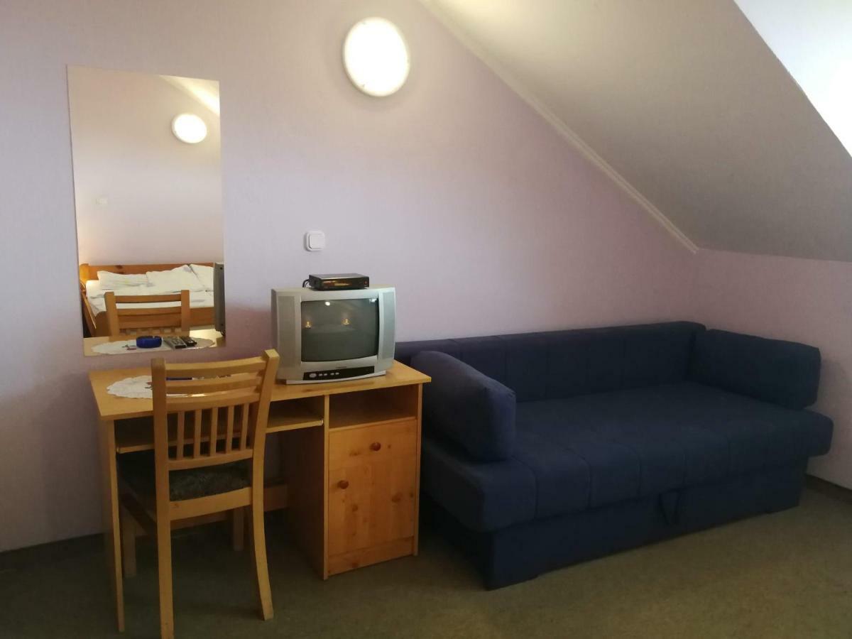 Kavana I Sobe Monika Hotel Grabrovnik Bagian luar foto
